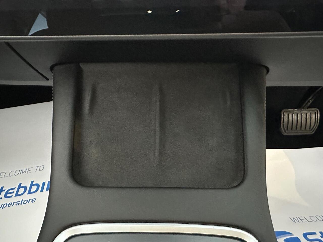 Tesla Model 3 AF72UVC