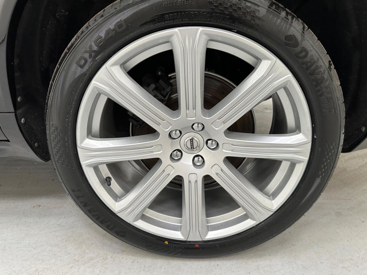 Volvo XC90 YT67WMO