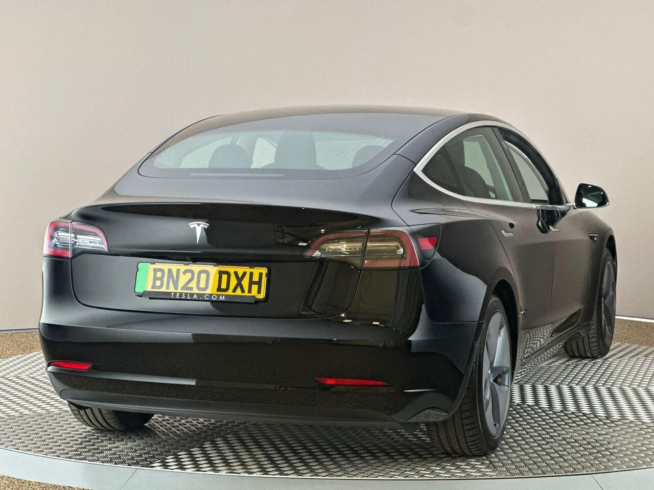 Tesla Model 3 BN20DXH