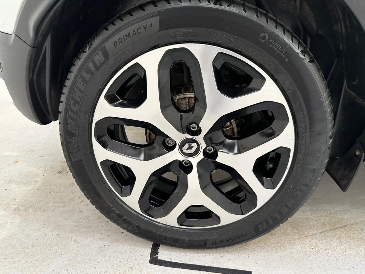 Renault Captur EK69YKP