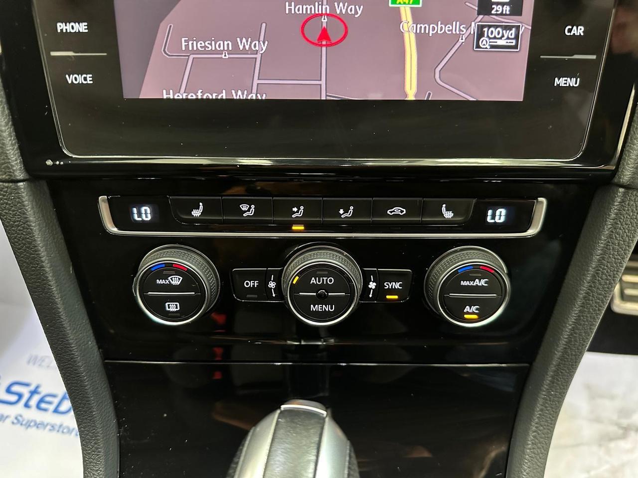 Volkswagen Golf YE70AZG