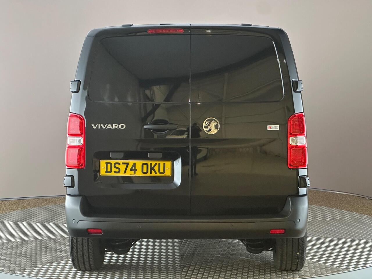 Vauxhall Vivaro DS74OKU