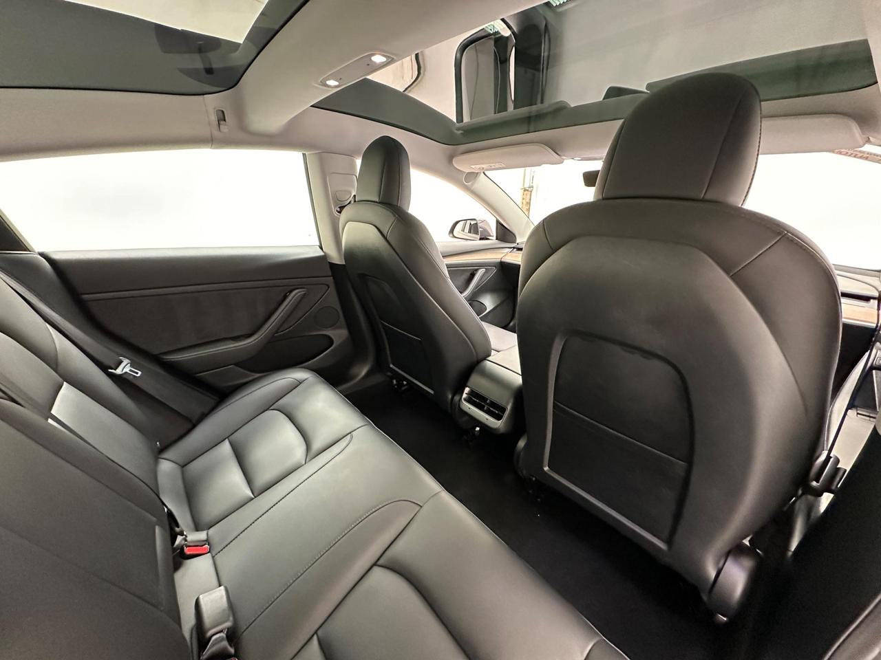 Tesla Model 3 LF71VYC