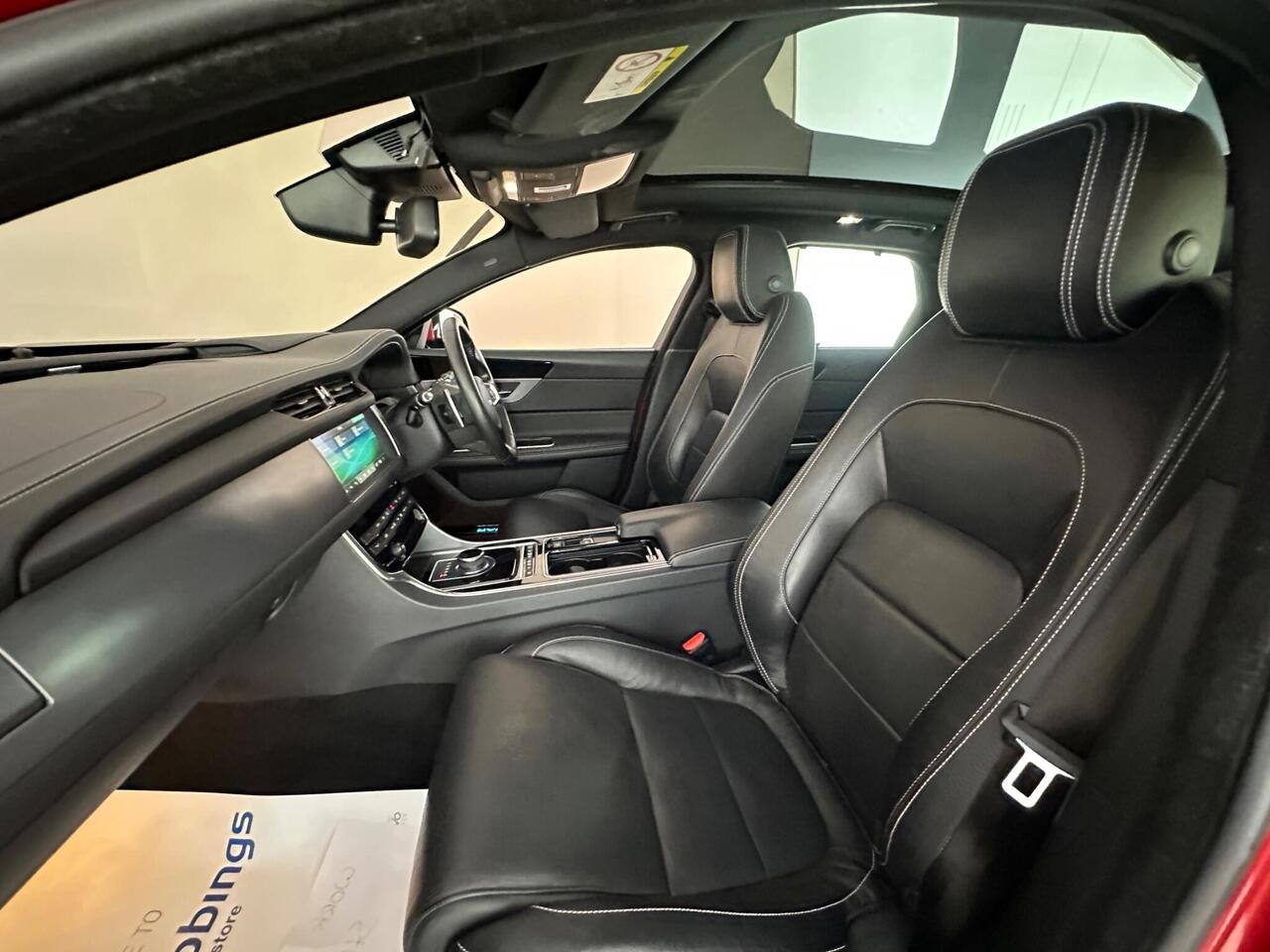 Jaguar XF VF17UOJ
