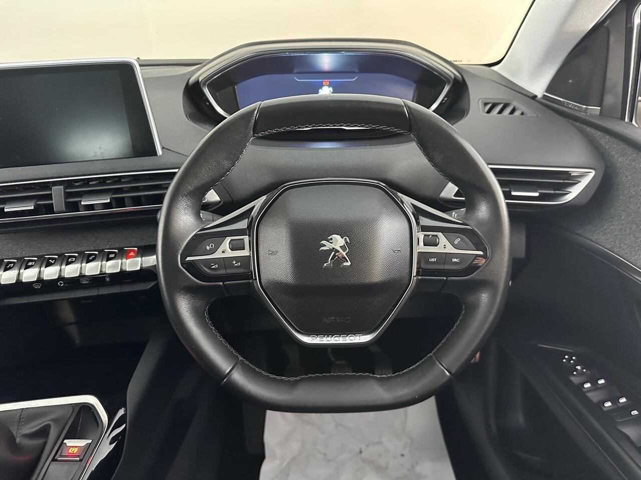 Peugeot 3008 MJ17EHF