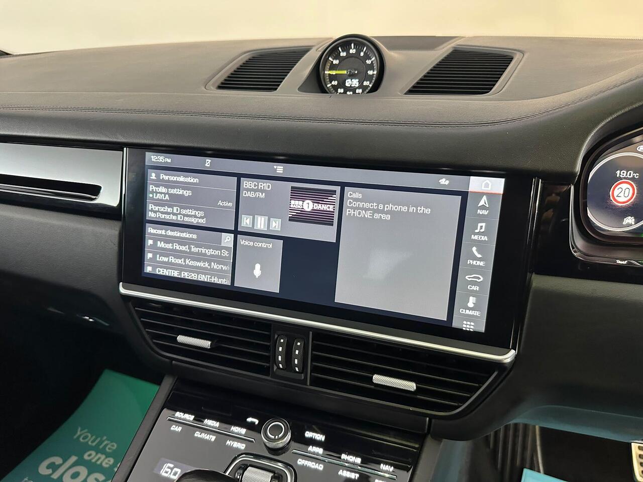 Porsche Cayenne SW69BKY