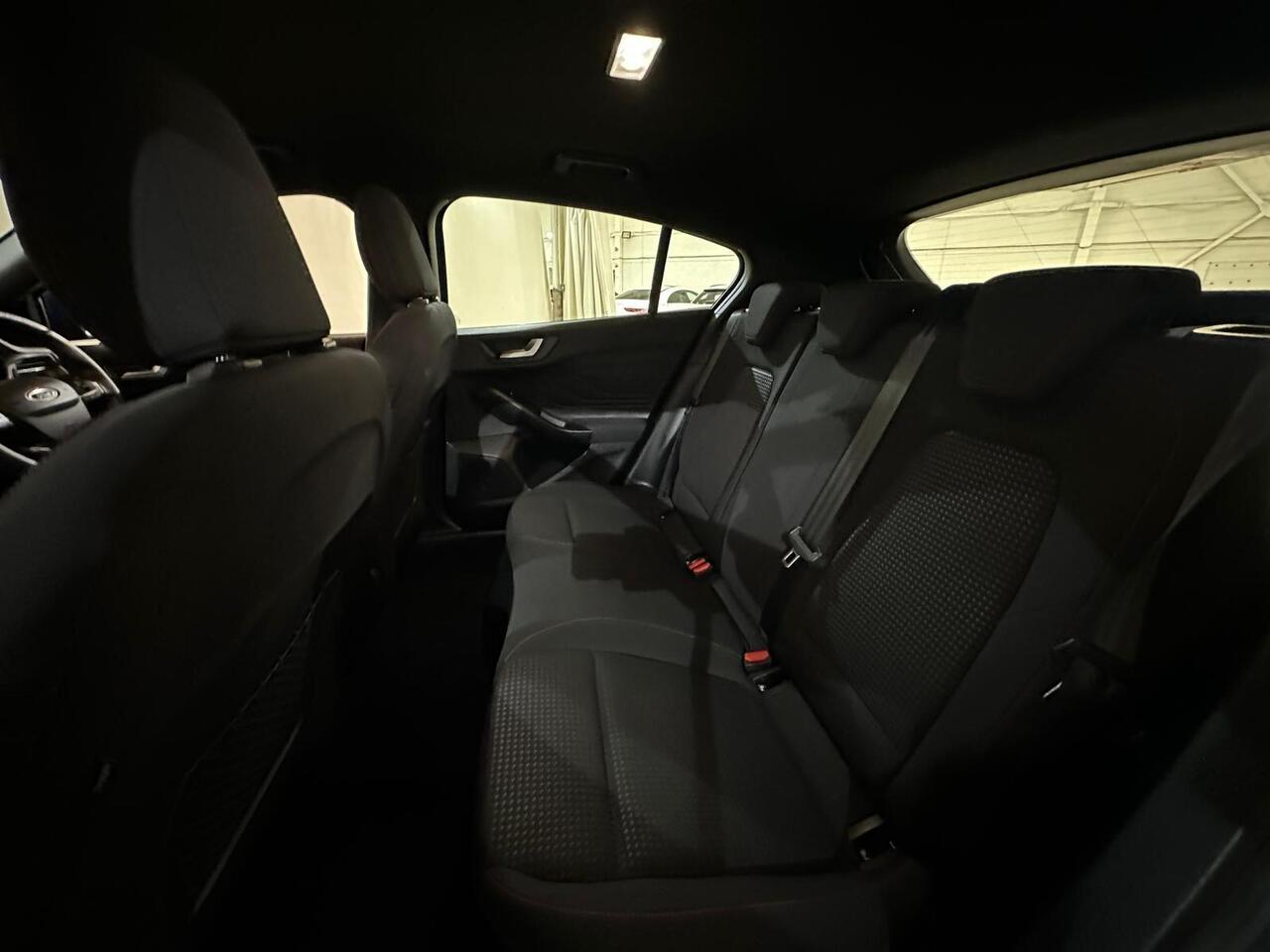 Ford Focus WJ68UUT