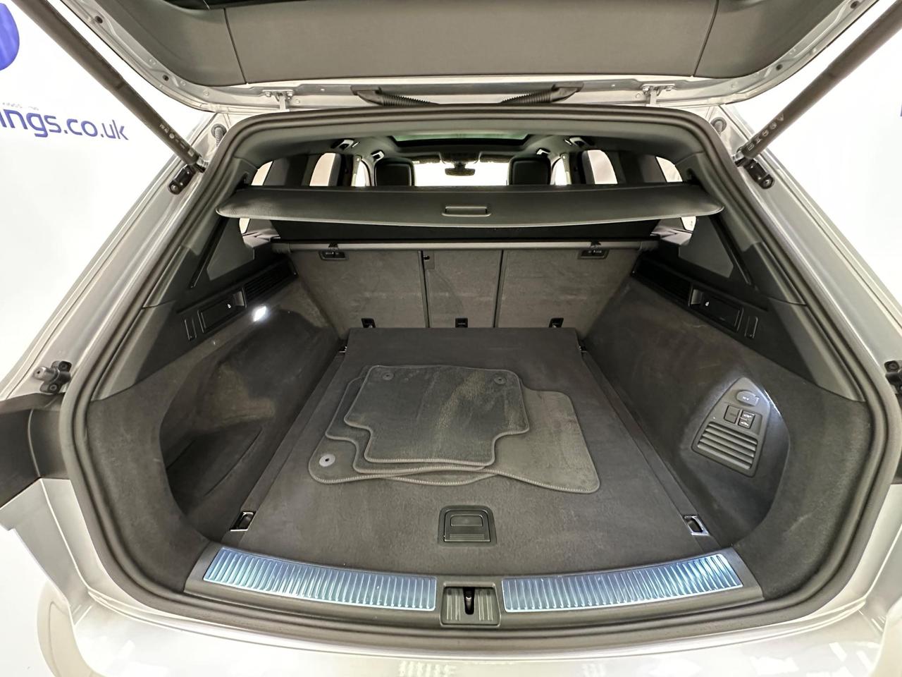 Volkswagen Touareg YY71PJV