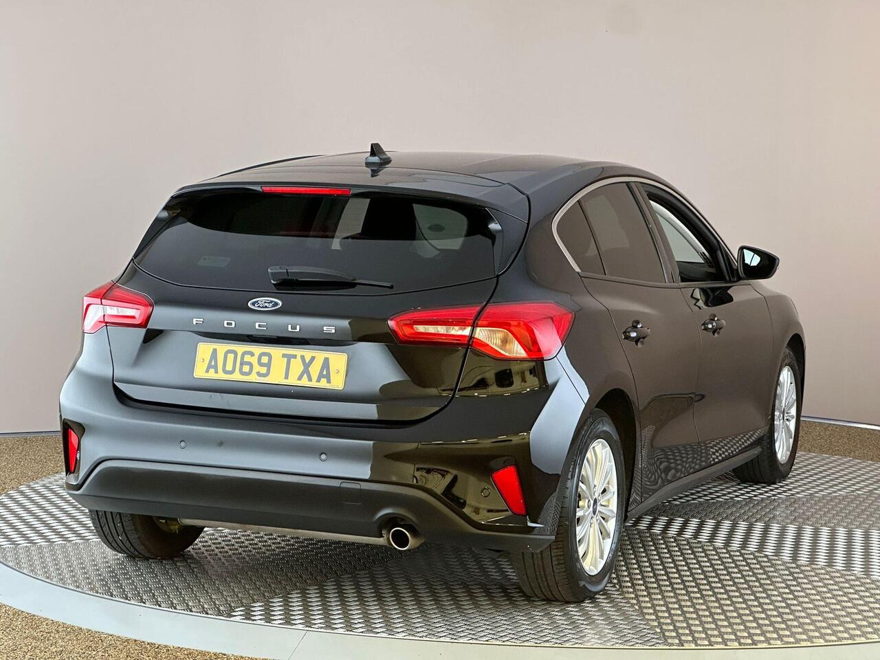 Ford Focus AO69TXA