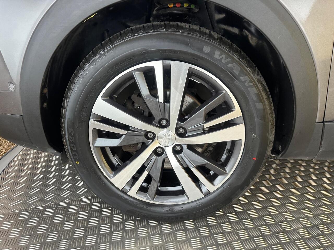 Peugeot 3008 GJ22AHX