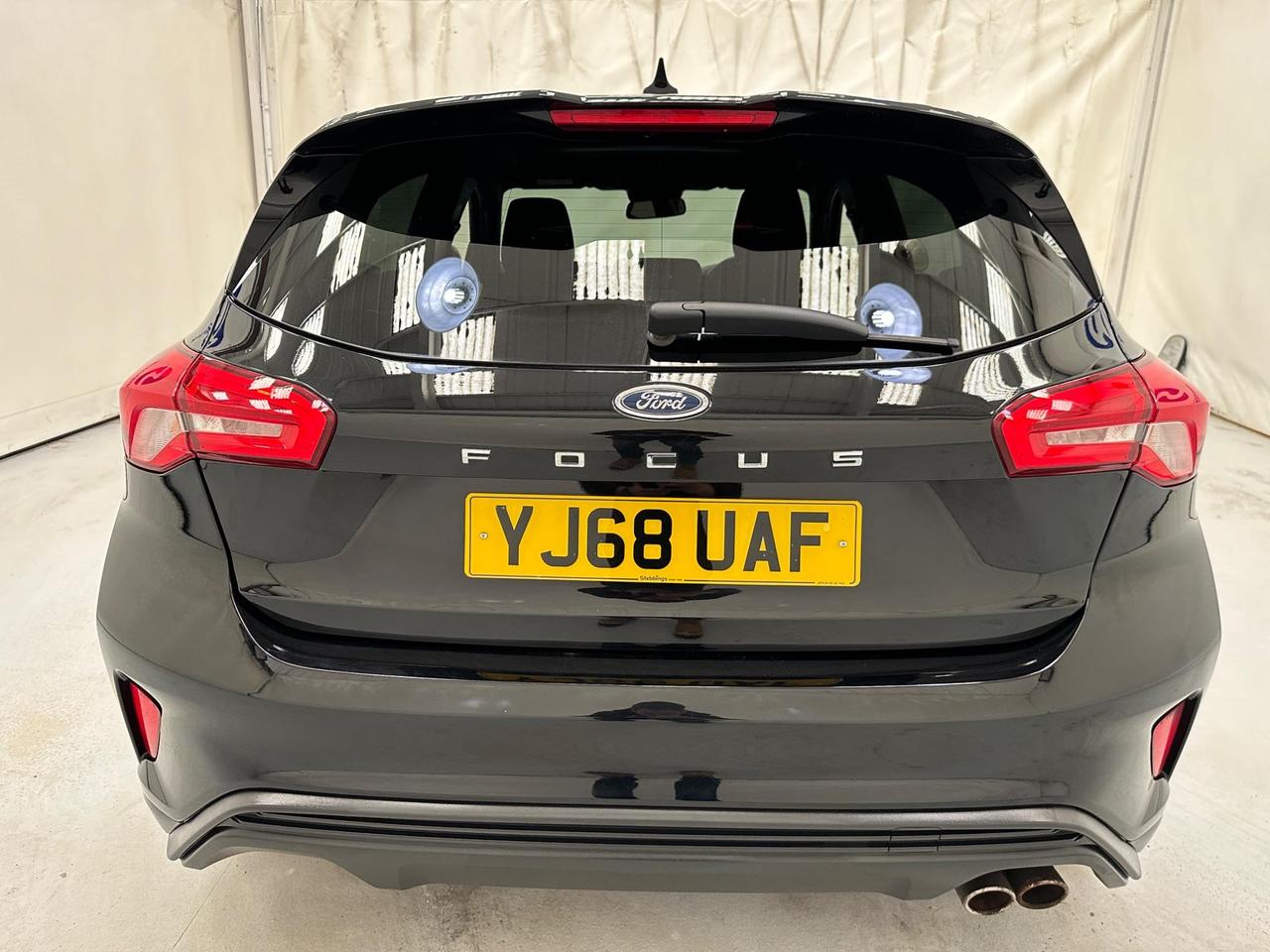 Ford Focus YJ68UAF