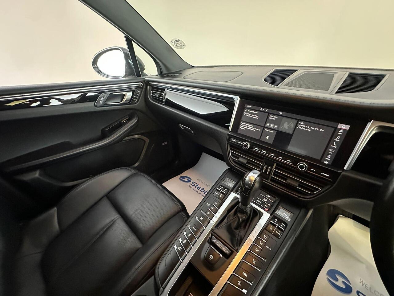 Porsche Macan AJ19VYM