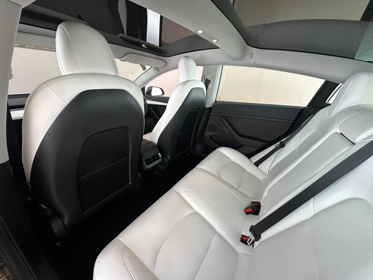 Tesla Model 3 LD21CYA