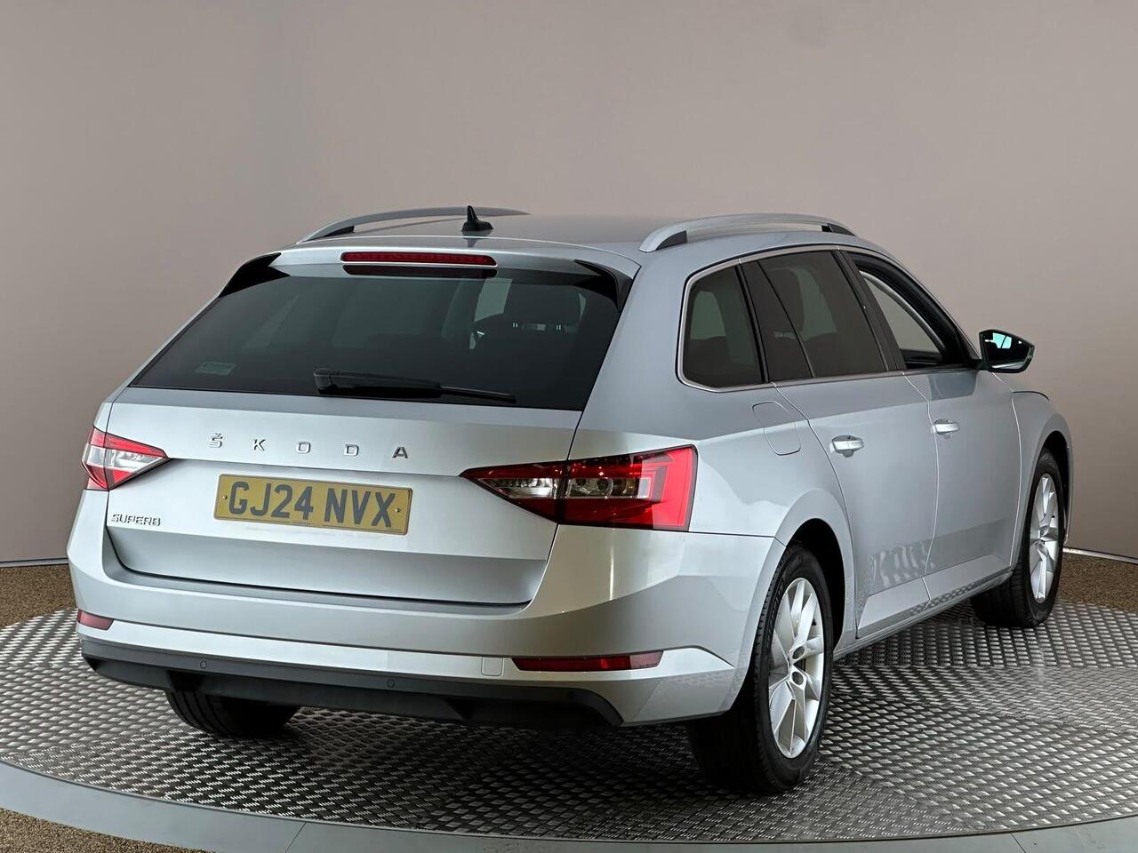 Skoda Superb GJ24NVX