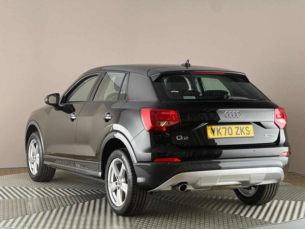 Audi Q2 YK70ZKS