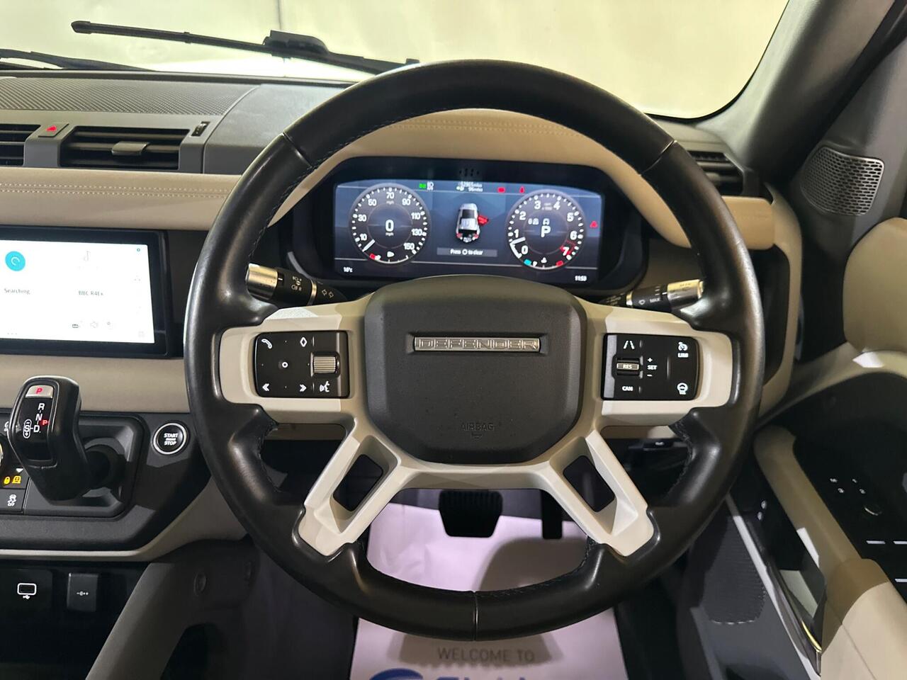 Land Rover Defender 110 OY20YDU