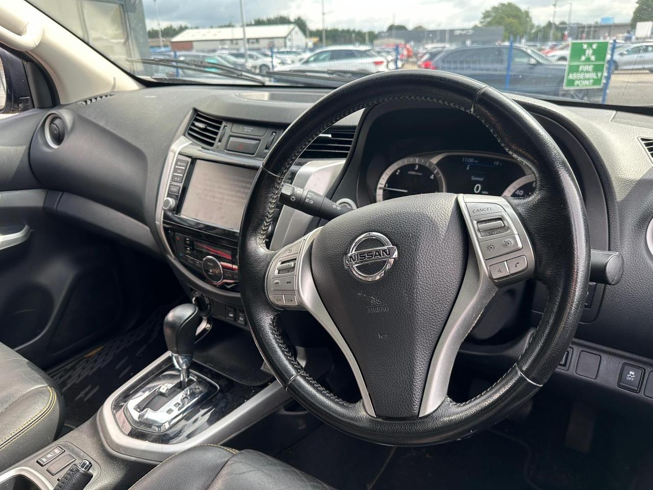 Nissan Navara YB69ZWZ