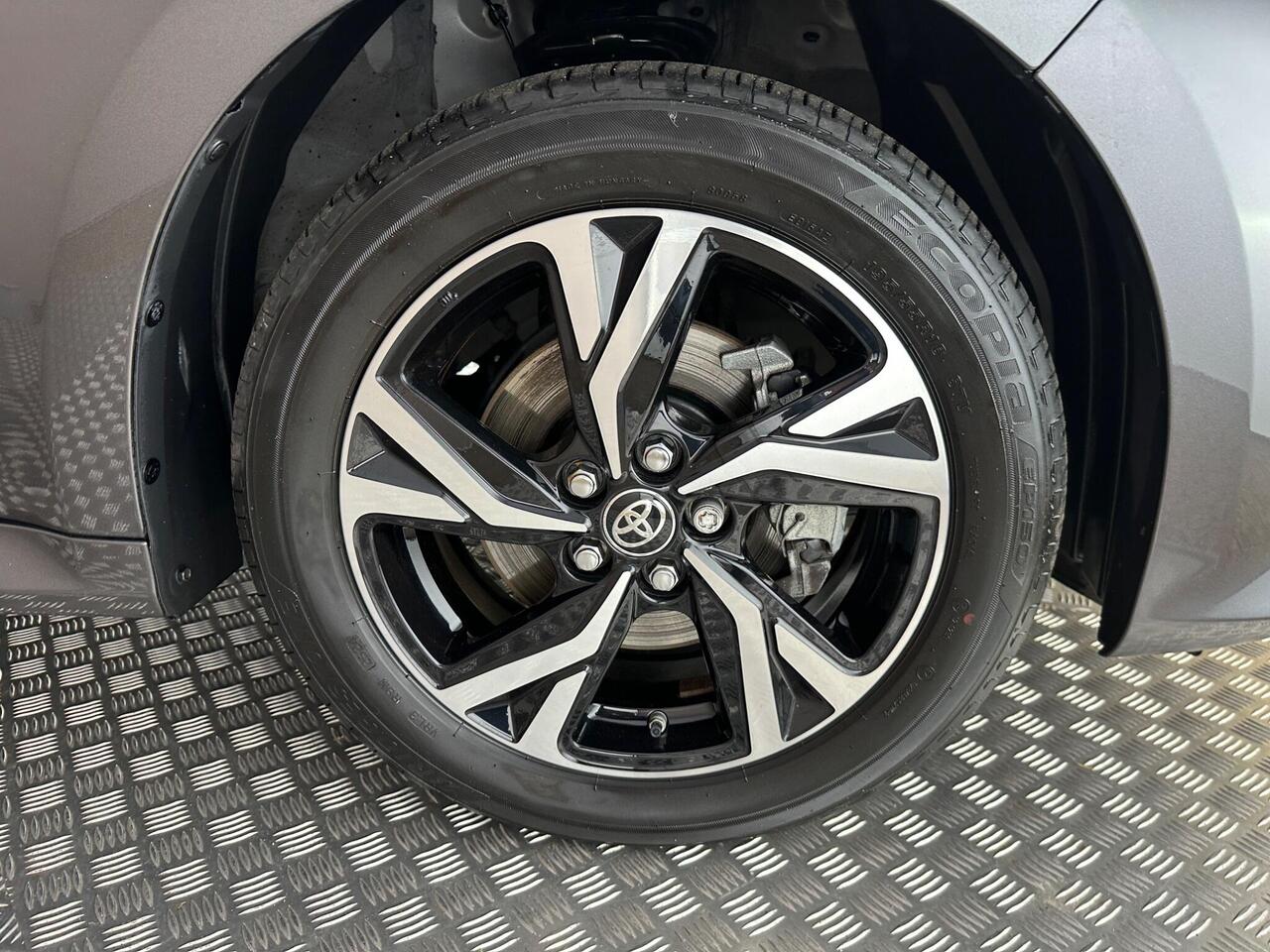 Toyota Yaris AU74TMZ
