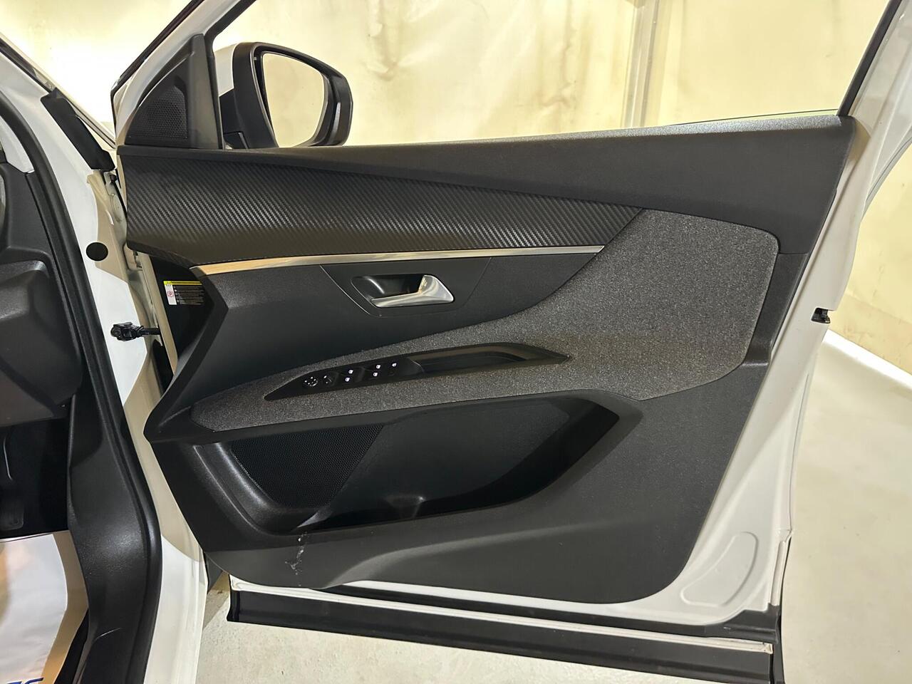 Peugeot 3008 RO18XEE