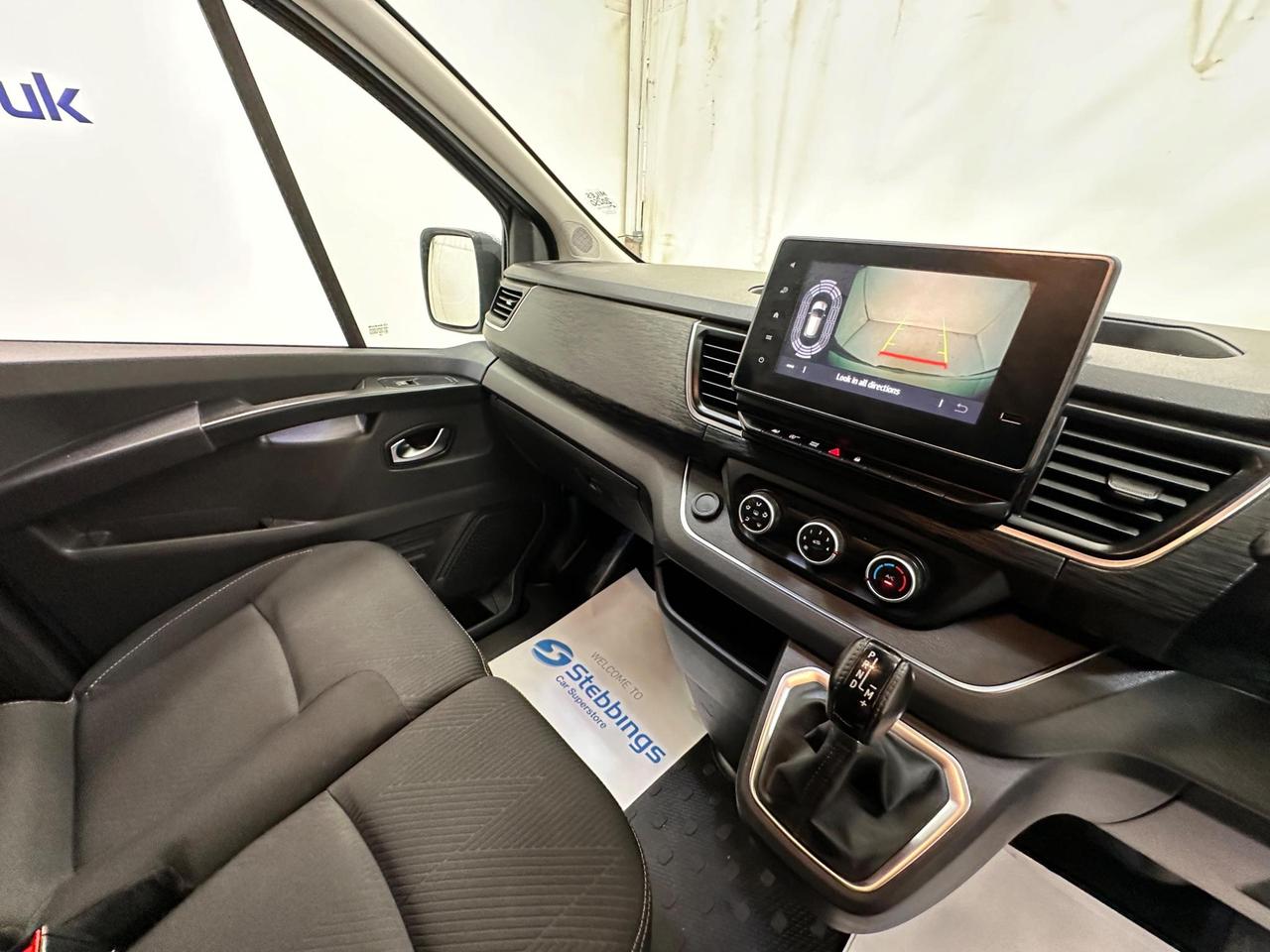 Nissan Primastar DL72BWH