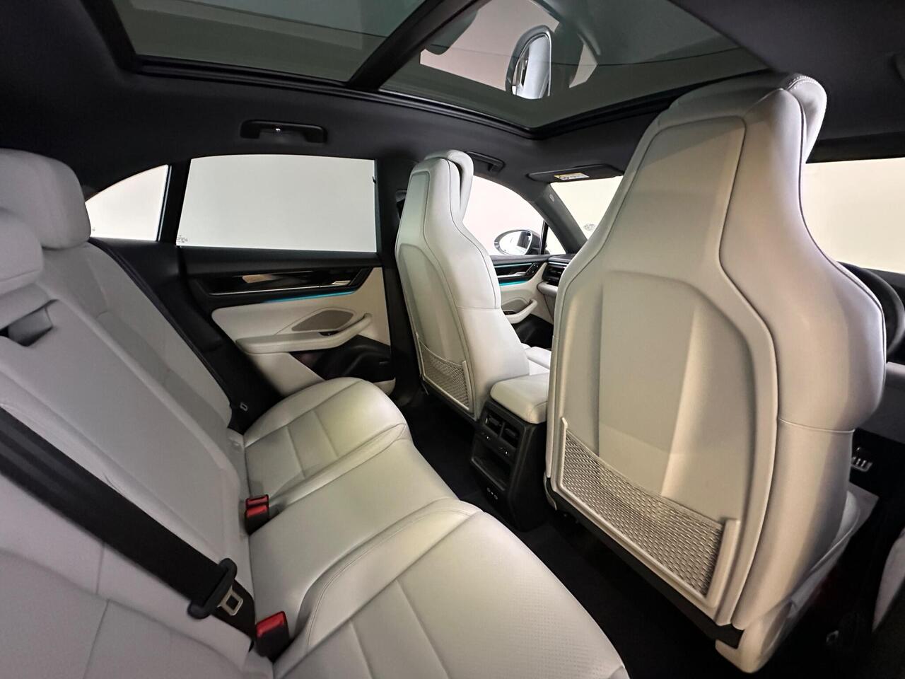 Porsche Macan AK74OLX