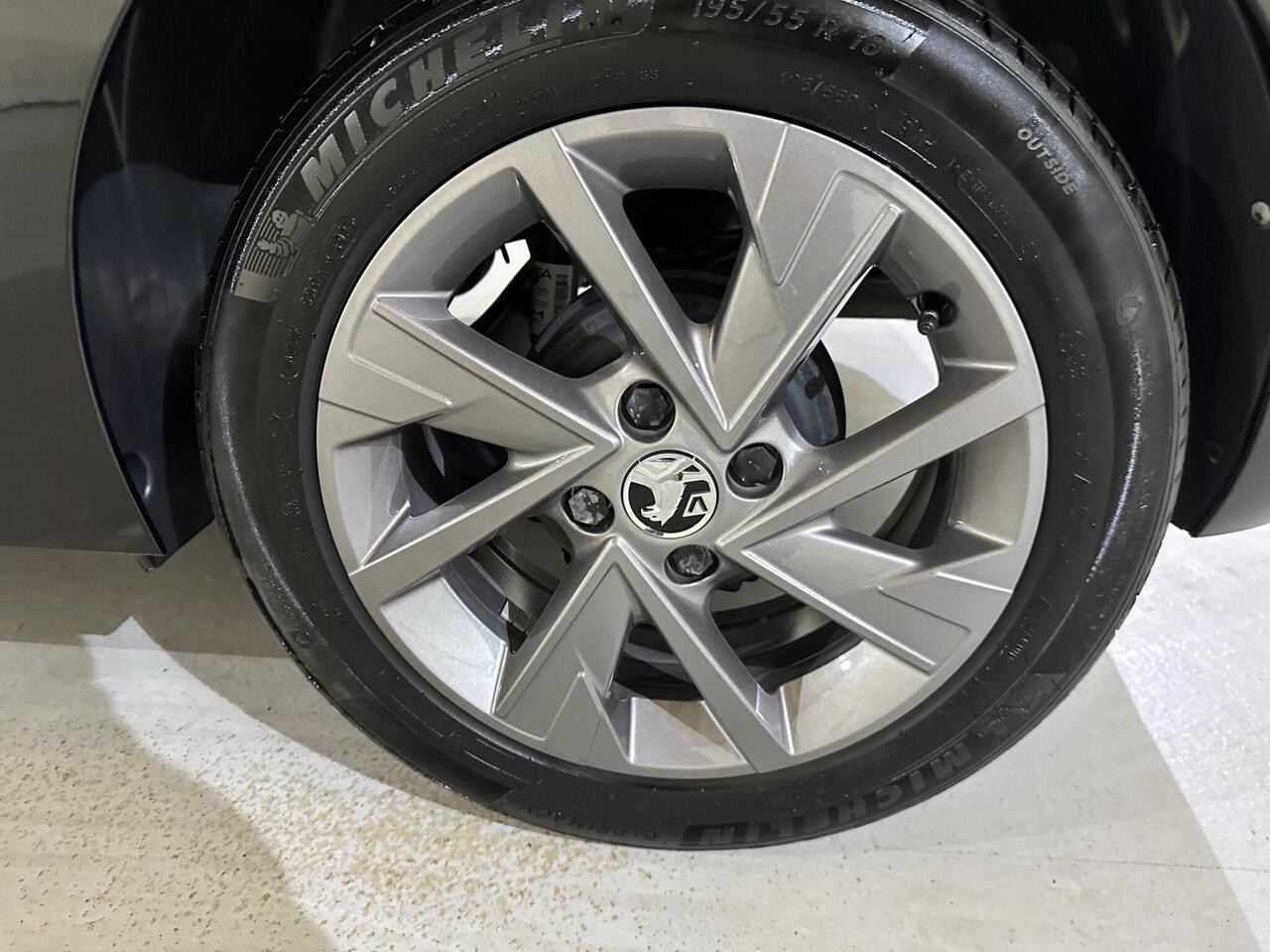 Vauxhall Corsa SB73NAE