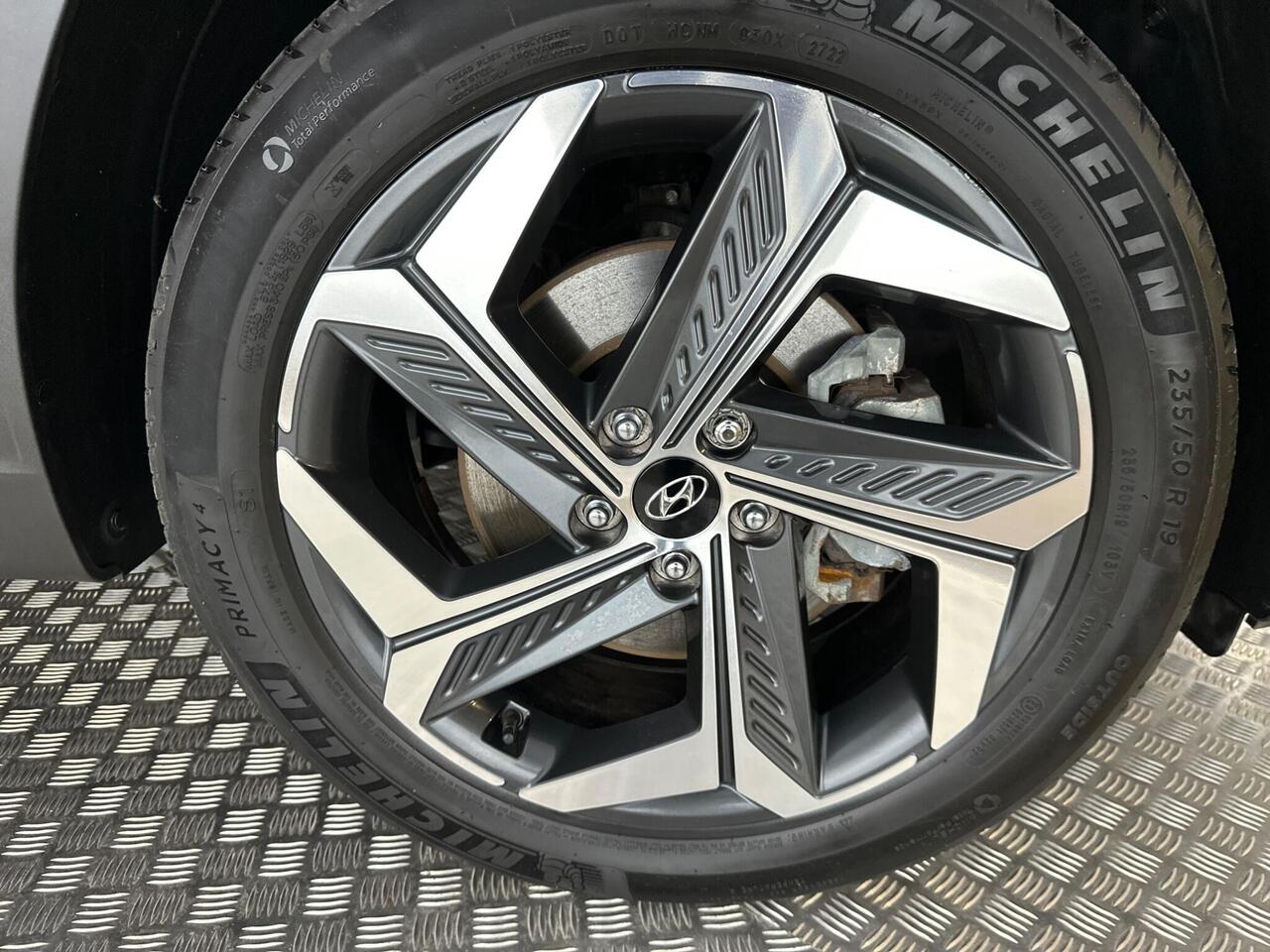 Hyundai TUCSON AX22AYS