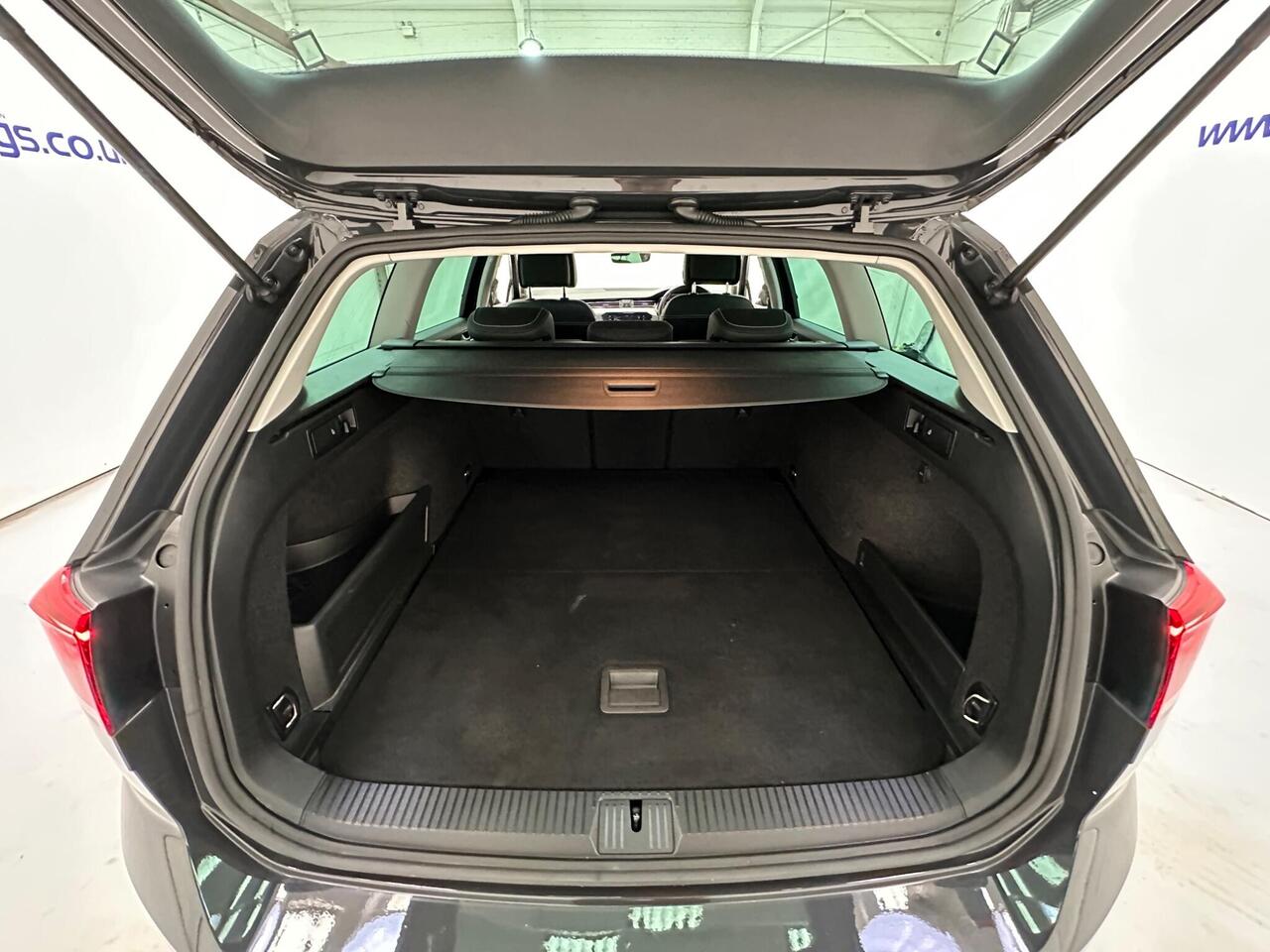 Volkswagen Passat YE70UZH