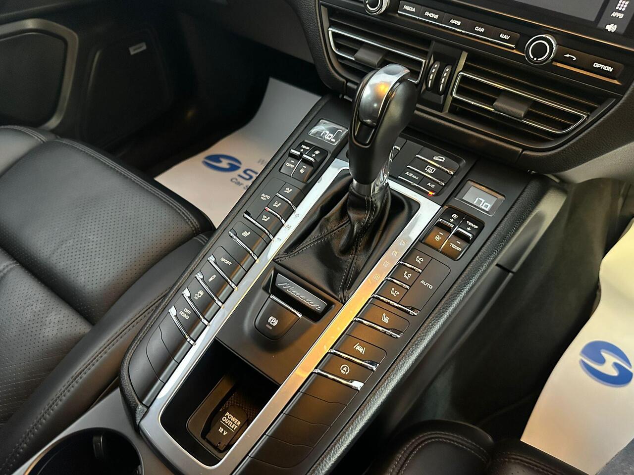Porsche Macan AJ19VYM