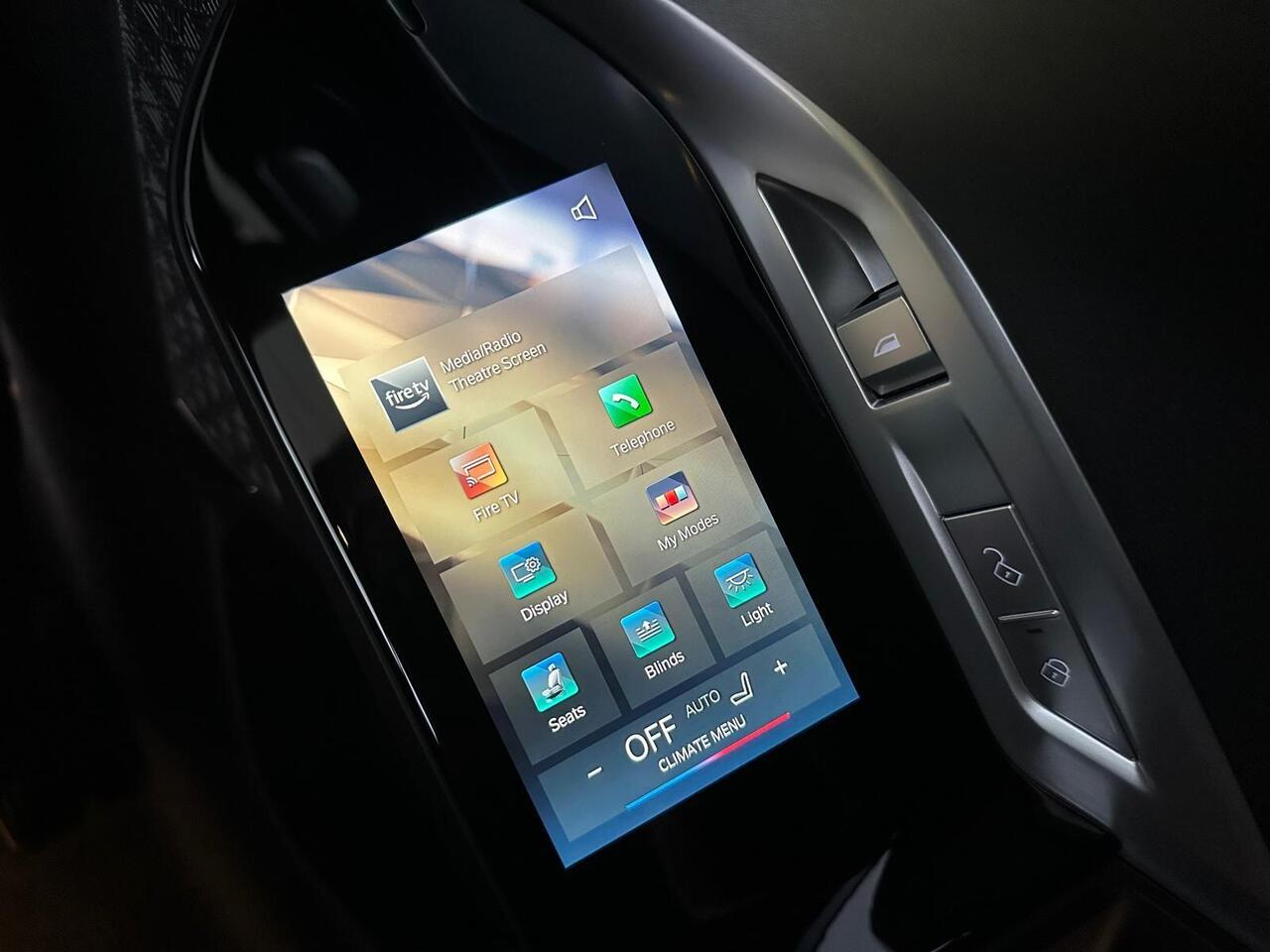 BMW i7 YF73FKE