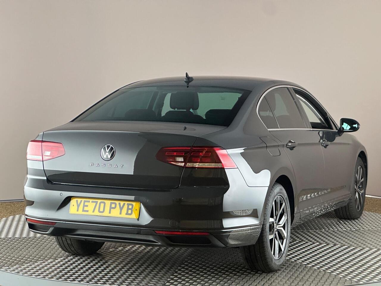 Volkswagen Passat YE70PYB