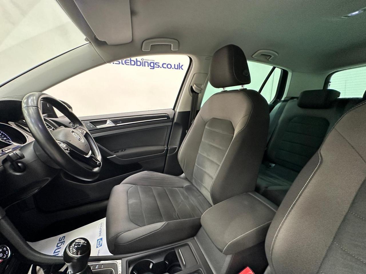 Volkswagen Golf MW67FMC
