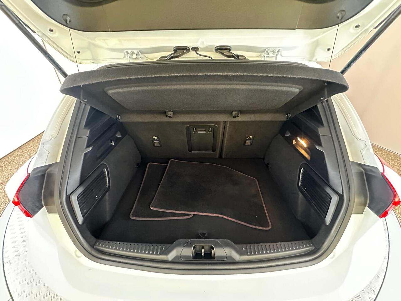Ford Focus DN23CRZ