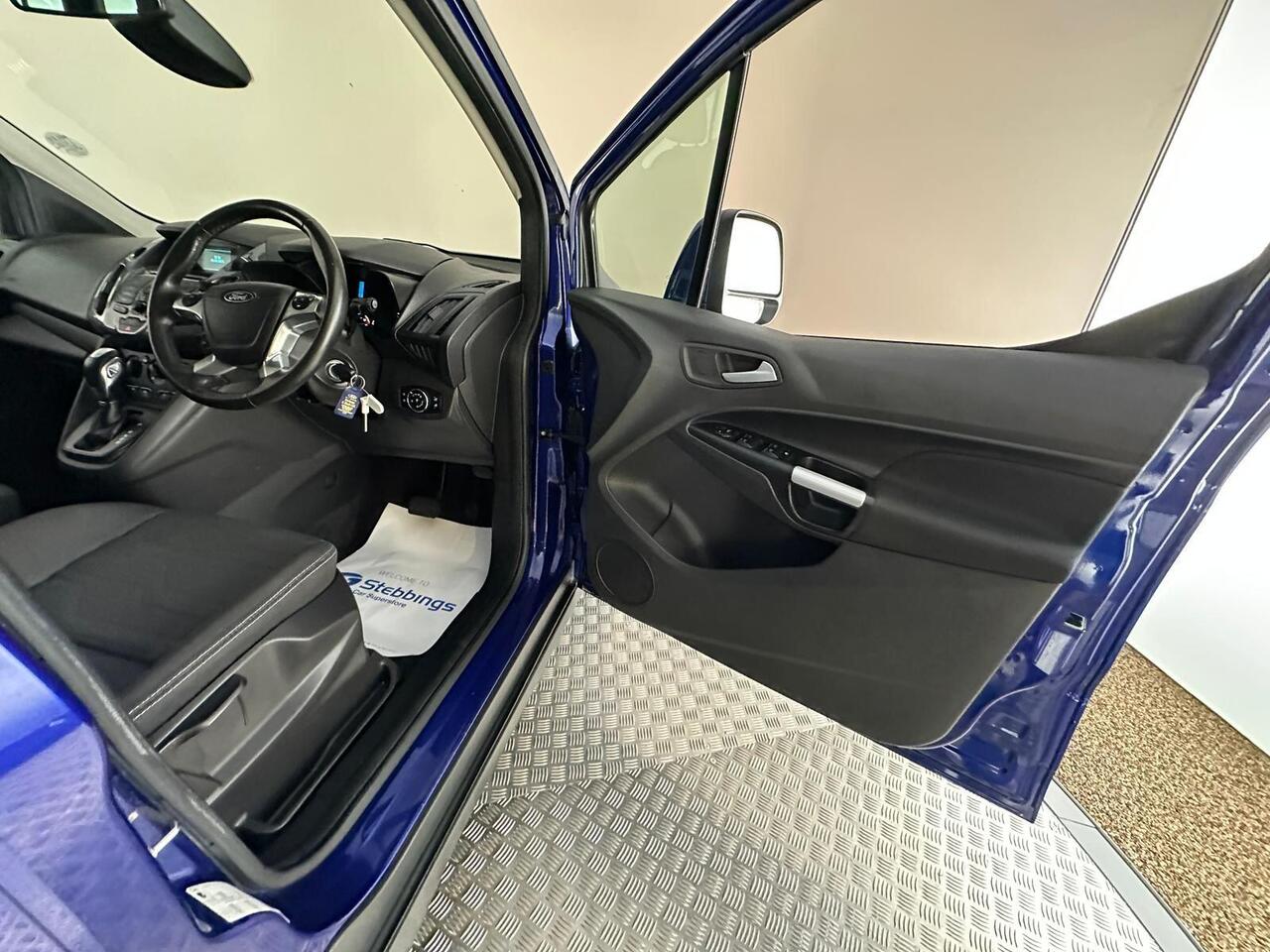 Ford Grand Tourneo Connect PF66OHX