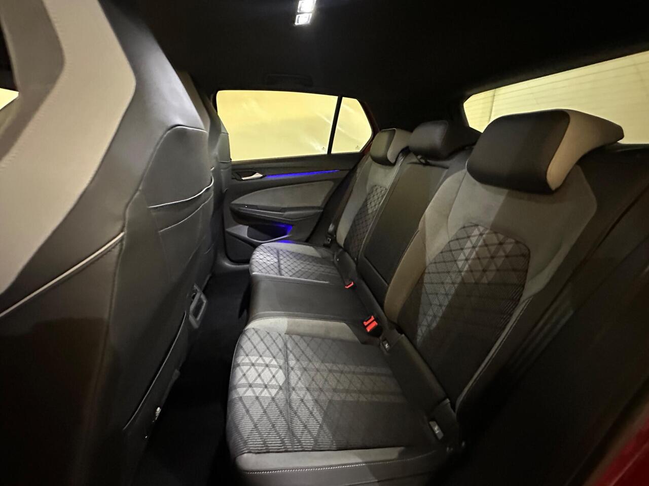Volkswagen Golf AO22OUP