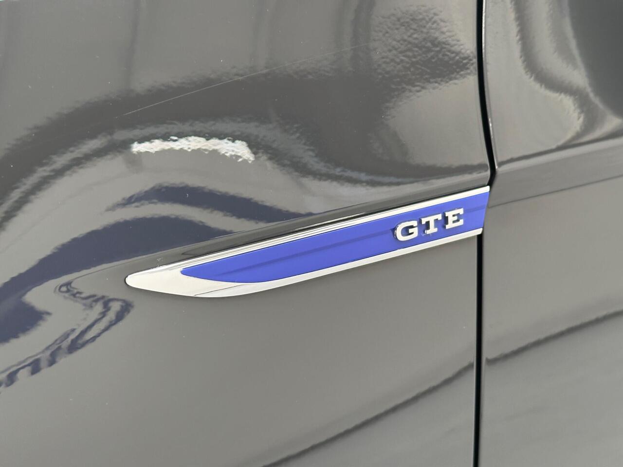 Volkswagen Passat YE70UZH