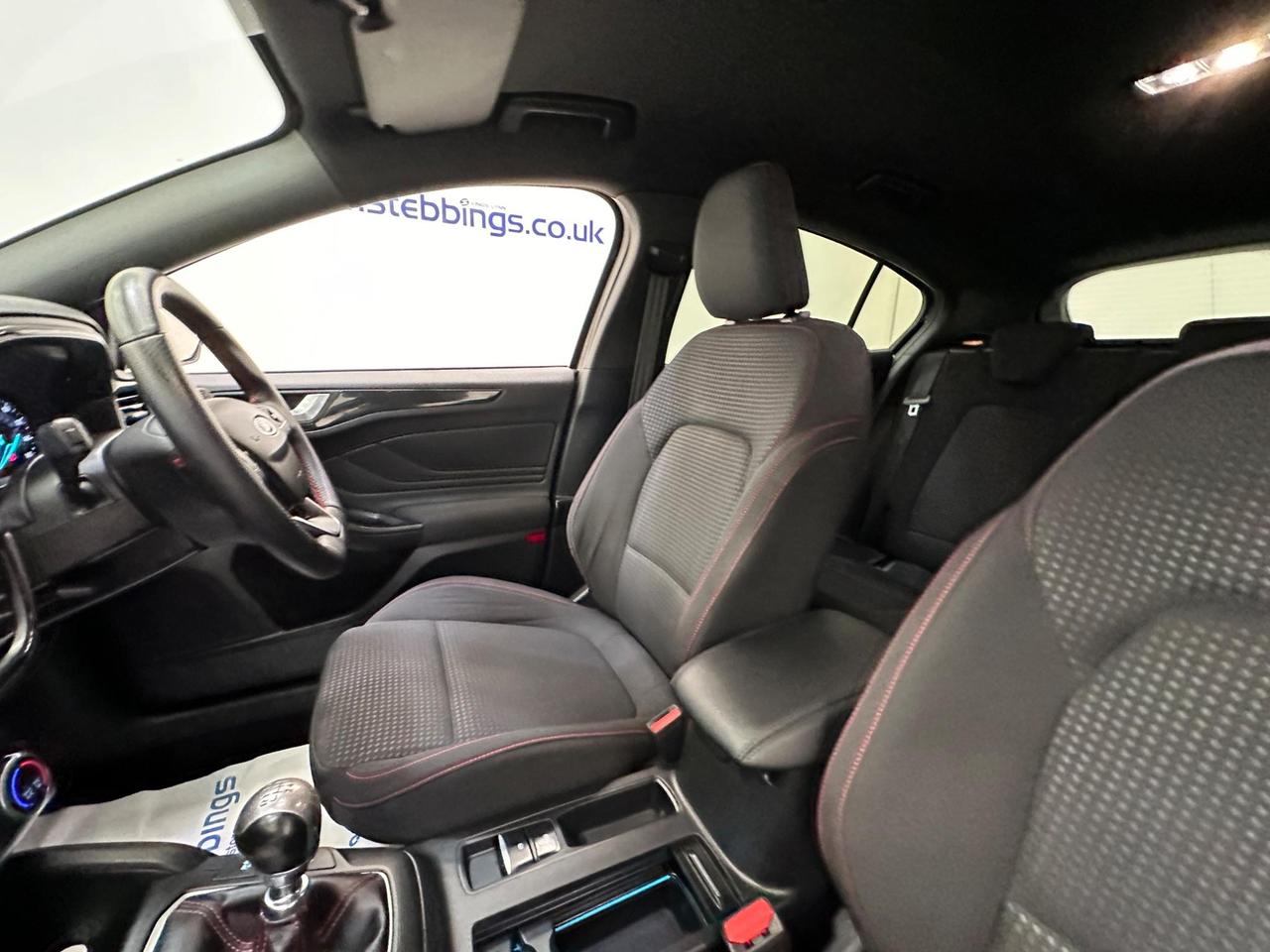 Ford Focus YJ68UAF