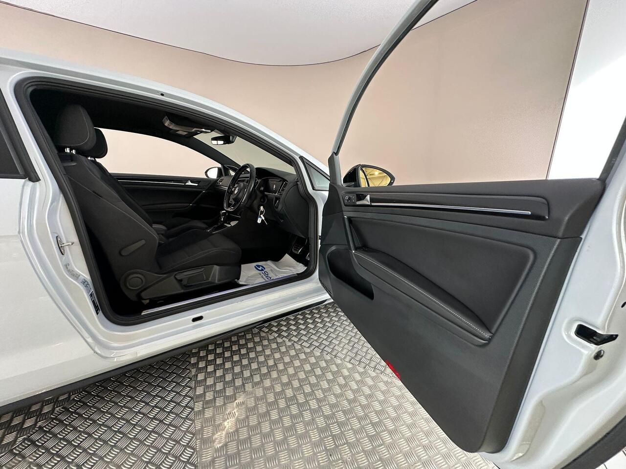 Volkswagen Golf FL69TNN