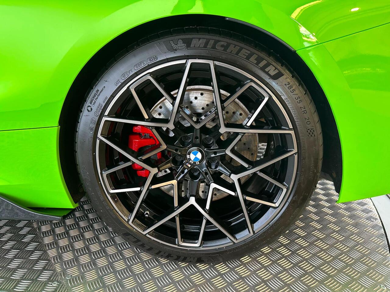 BMW M8 EF72XJA