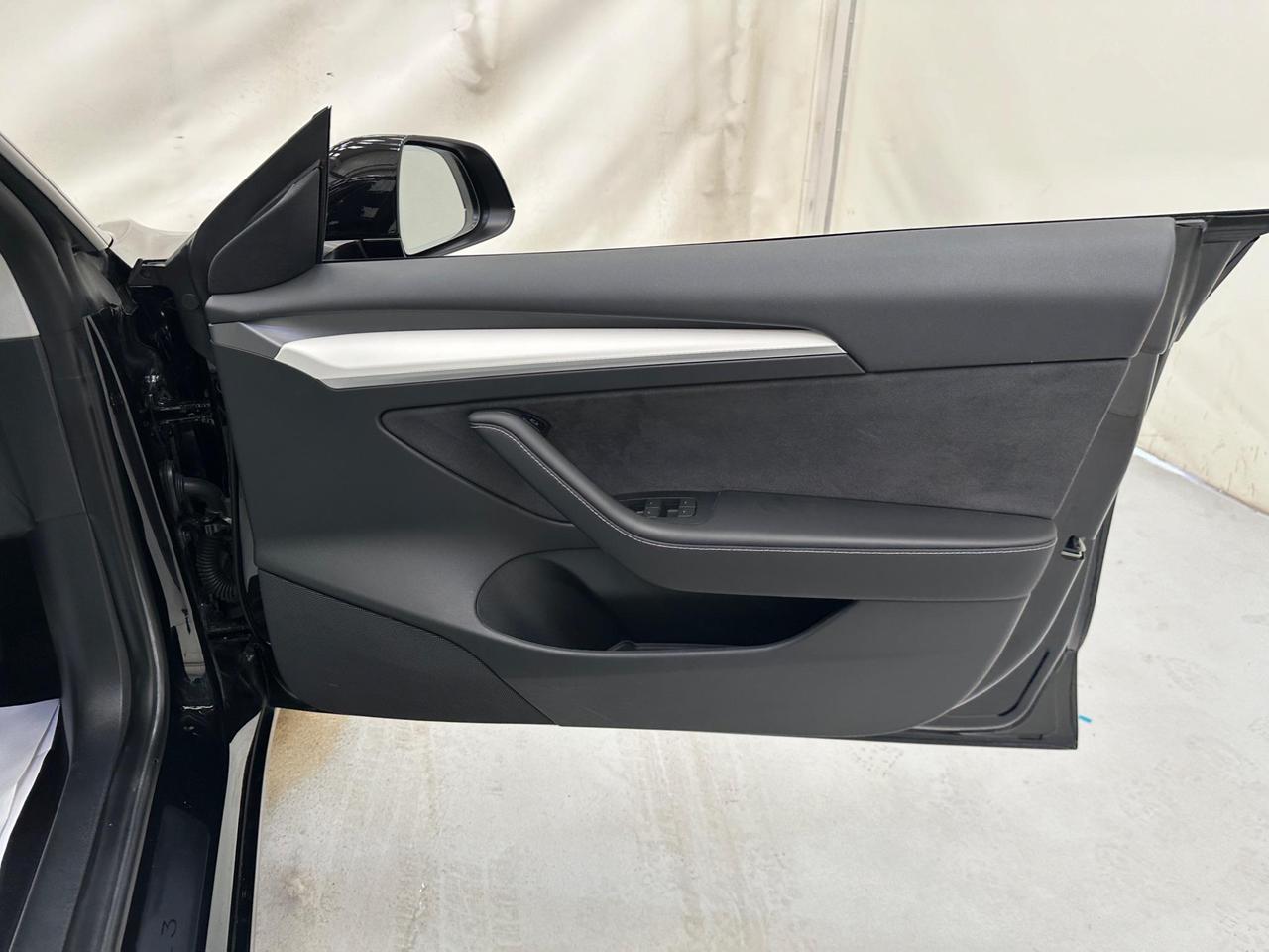 Tesla Model 3 GJ22FFE