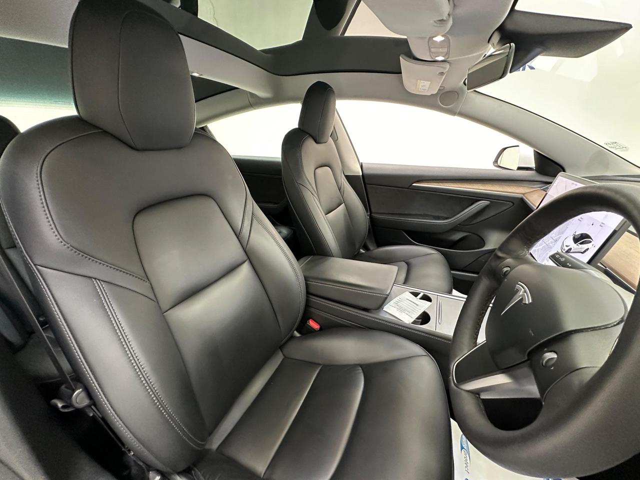 Tesla Model 3 YH21MYD