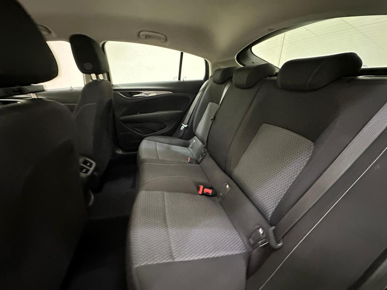 Vauxhall Insignia VU70YMO
