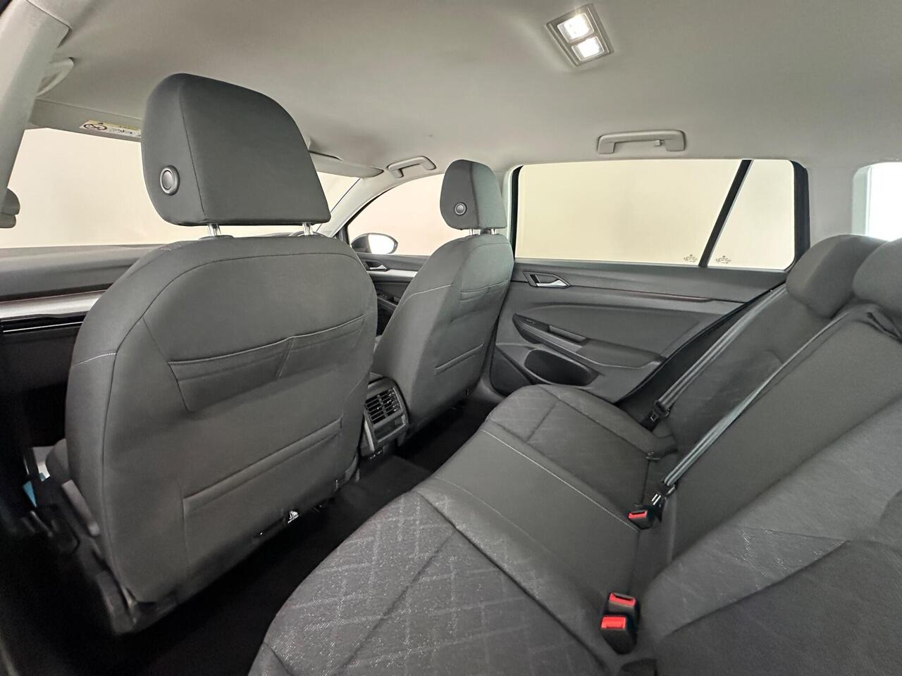 Volkswagen Golf VE22LUD