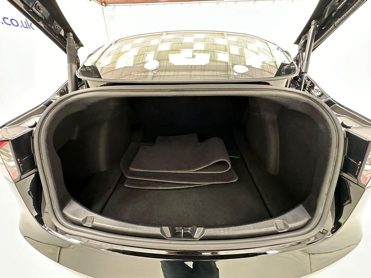 Tesla Model 3 LC70ZRV