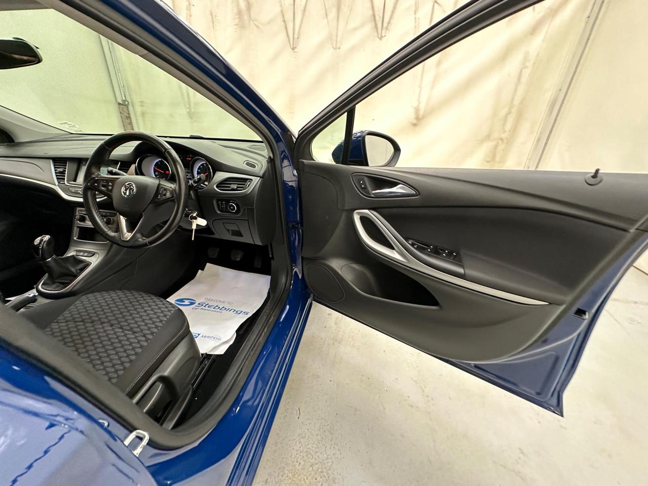 Vauxhall Astra VU20ZNC