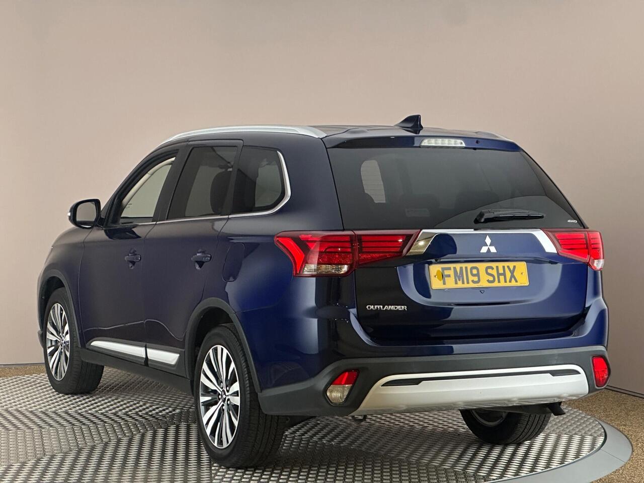 Mitsubishi Outlander FM19SHX