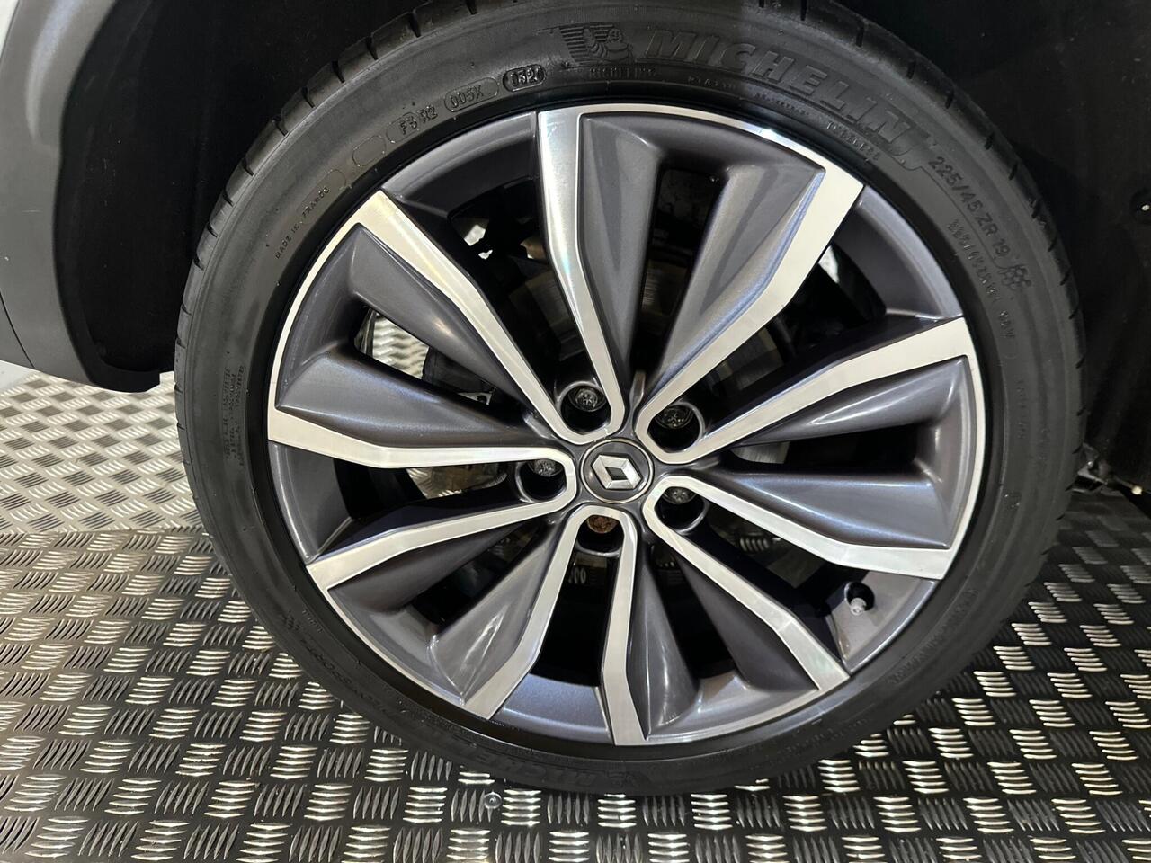 Renault Kadjar YB20UJV