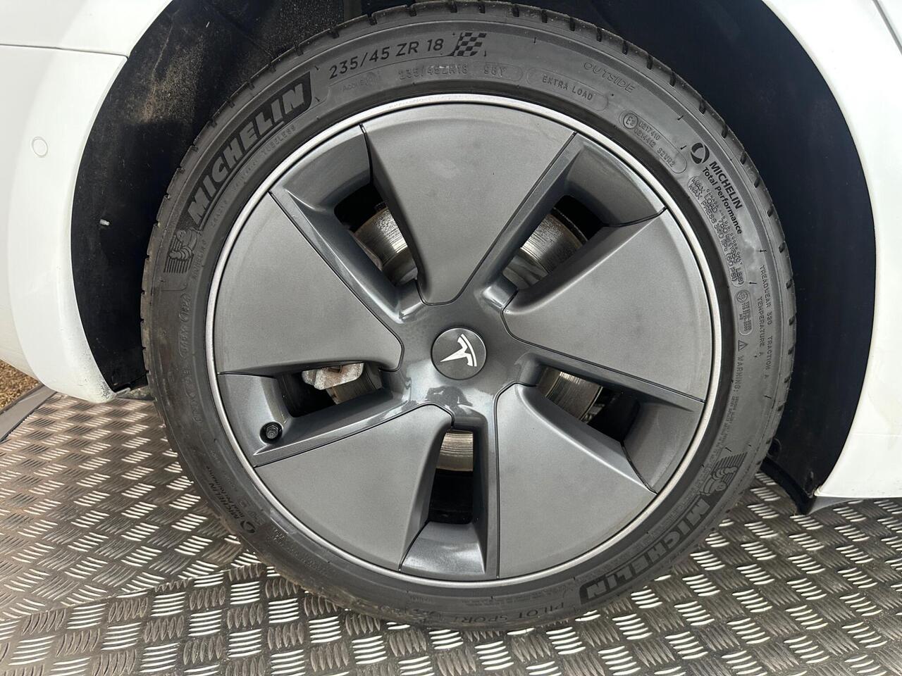 Tesla Model 3 AF72VKR