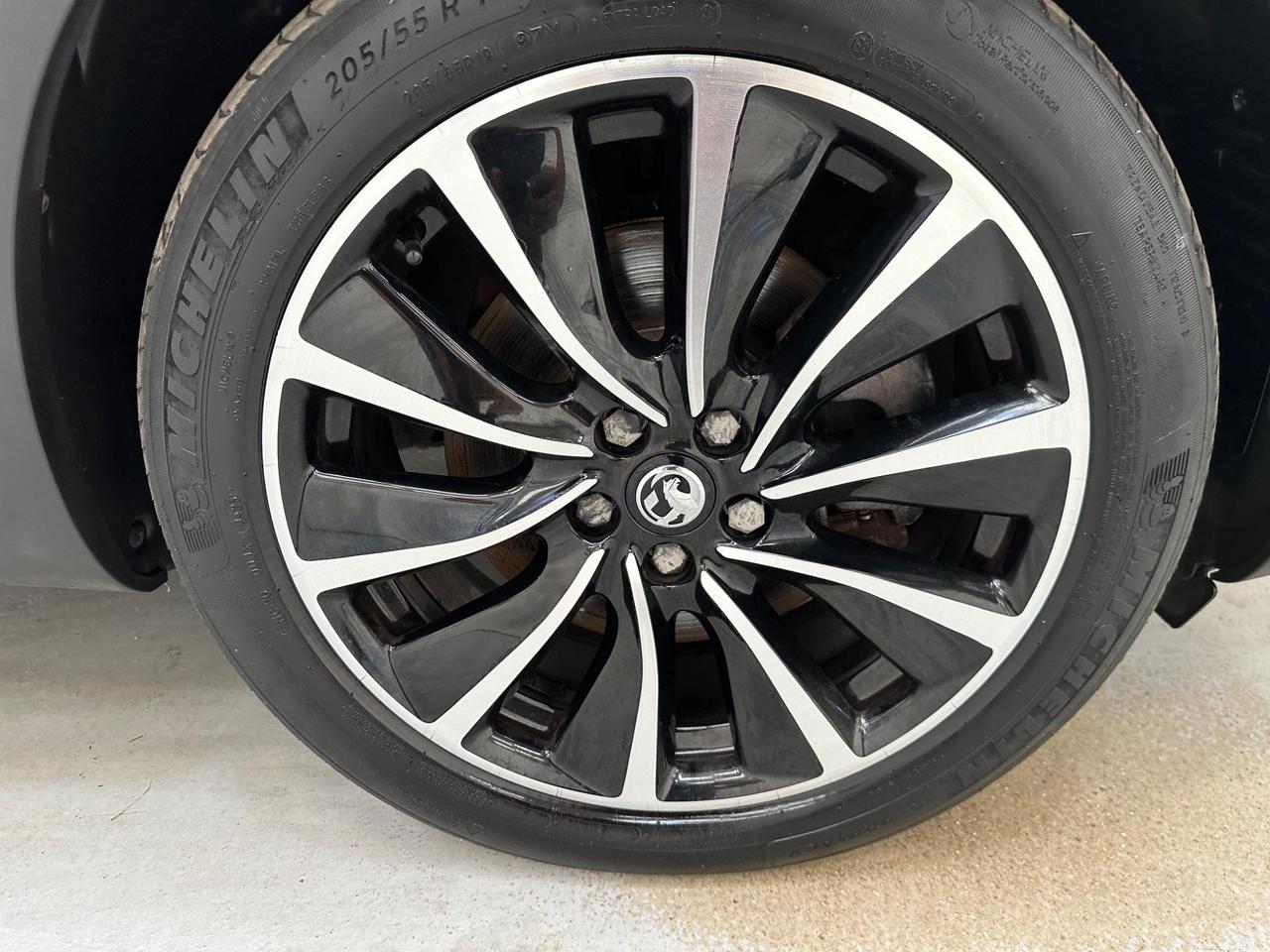 Vauxhall Grandland X BL69ZGN
