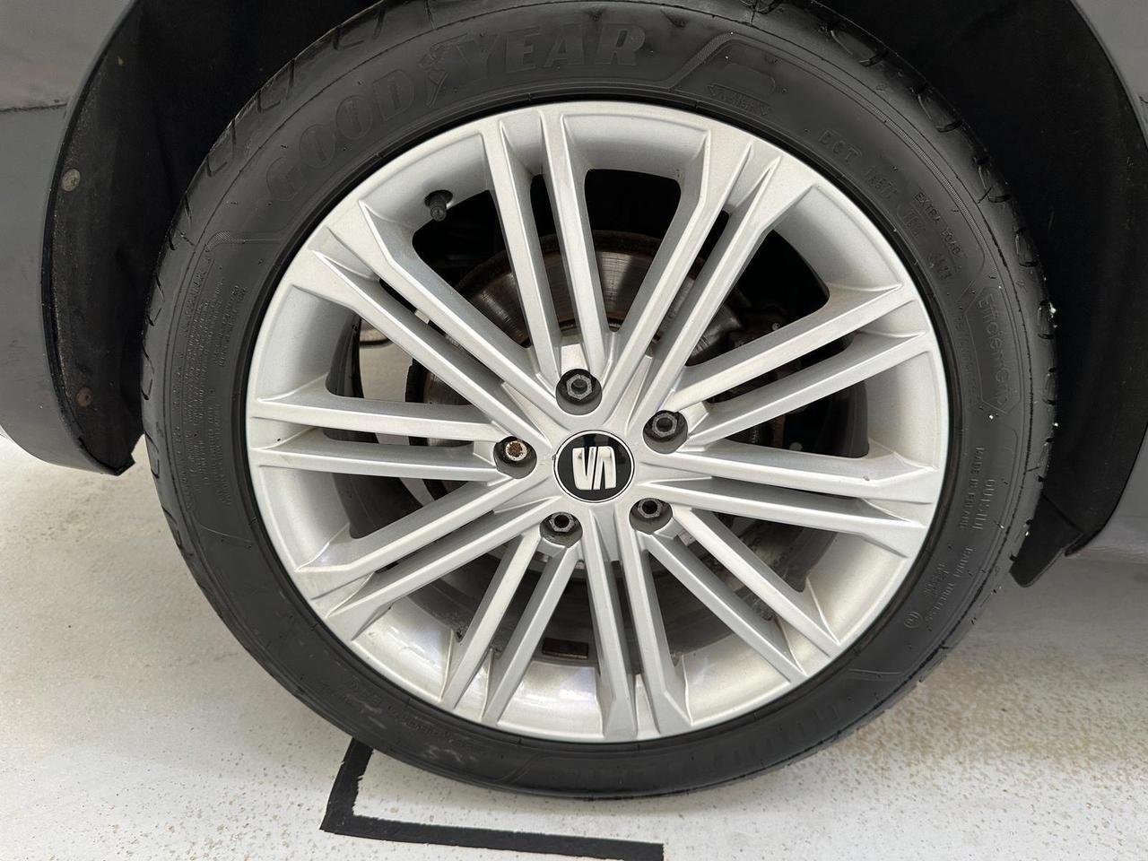 SEAT Leon YL17UVC